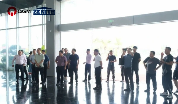 Өнеркәсіптік қатты қалдықтар желісінің делегациясы тексеру және алмасу үшін Quangong Co., Ltd.