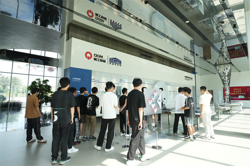 Кәсіптік университет жұмысты дамыту бағдарламасы бойынша FUJIAN QUANGONG MACK ™ Machiner Co. Co., Ltd-де болды.