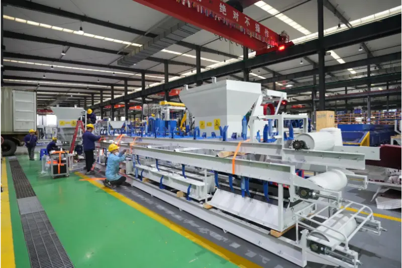 Көктем мезгілі - еңбек пен ілгерілеудің тамаша уақыты. Quangong Machinery Co., Ltd шетелге тауарларды жөнелтумен айналысады.