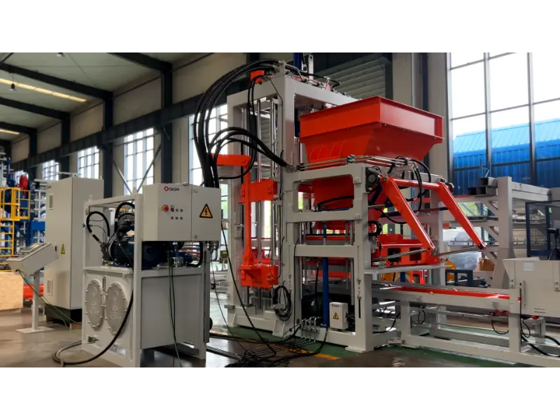 Quangong Machinery Co., Ltd. QT10 жоғары жылдамдықты блок жасау өндірістік желісі интеллектуалды өндірістің жаңа стандартын белгілейді