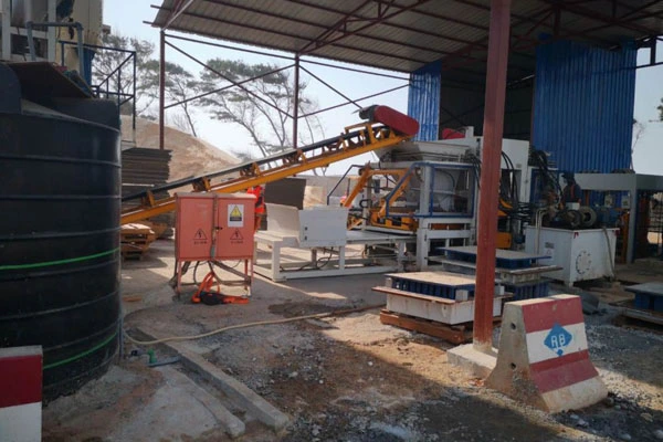 China Road and Bridge Corporation (CRBC) Dakar BRT (Bus Rapid Transit) жобасы үшін QGM QT10 автоматты өндіріс желісі