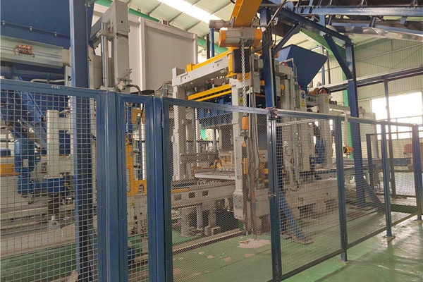 Зенит1500-2 Бетон блок машинасының жобасы іске қосылды, Мали муниципалды құрылысына көмектеседі